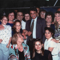 22 giugno-1 luglio 1984. Rimini-Miramare. Festa Nazionale de L’Unità al mare. Gruppo di compagne e compagni con l’on. Achille Occhetto
