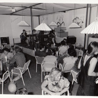 Fondo Fotografico Michele Minisci- uno dei caffè della Festa, anni '80