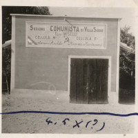 La sede della sezione comunista di Villa Sesso dedicata alla famiglia Miselli che ebbe tre partigiani caduti: Ulderico il 27 novembre 1944, Ferdinando e Remo il 20 dicembre nella stessa rappresaglia che colpì anche la famiglia Manfredi. Le cellule Aroldo Montanari e Mimma montanari erano anch'esse dedicate a partigiani caduti