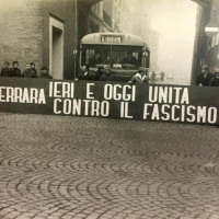 1975. Manifestazione antifascista in piazza Trento e Trieste, Ferrara
