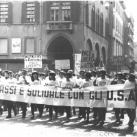 Manifestazione di apertura della festa de l'Unità del 1966: corteo per la pace, contro la guerra del Vietnam
[ISMO, AFPCMO]