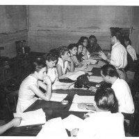 La preparazione dello spettacolo "Si svegli il tagliaboschi", 1952
[ISMO, AFPCMO]