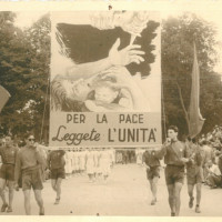 Modena, festa provinciale dell’Unità, anni Quaranta, sfilata inaugurale
[ISMO, AFPCMO]