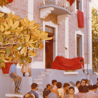 12 giugno 1971. Rimini, Via Valturio. La facciata delle nuova sede della Federazione Comunista il giorno dell’inaugurazione