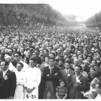 La folla assiste a un comizio della festa provinciale, 1949 
[ISMO, AFPCMO]