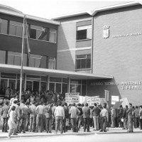 Gli studenti dell’Istituto Fermi per la pace, durante una manifestazione negli anni Sessanta
[ISMO, AFPCMO]