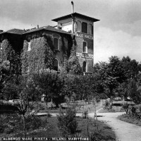 L'albergo Mare Pineta, cartolina anni Trenta