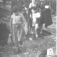 Accoglienza dei bambini del sud, Modena, 1948
[Fondo Camera del lavoro di Modena, Archivio Fotografico, Archivio Istituto storico di Modena, Modena]