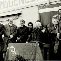 Fotografia dal 45° anniversario della fondazione del Partito Comunista Italiano, presso Mulini Nuovi, il palco degli oratori
[ISMO, AFPCMO]