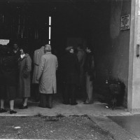 L'on. Aldo Tortorella, al centro, in visita al Museo Cervi, 1980