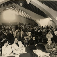 Un momento dell'incontro con Giorgio Napolitano
[Archivio fotografico Federazione del Pci di Piacenza, b. 41, Congresso Pci Sala Scenografi, [anni '60], foto b/n]