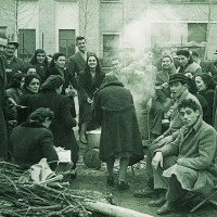 Un presidio alle Fonderie Riunite, durante uno sciopero, anni Cinquanta
[ISMO, AFPCMO]